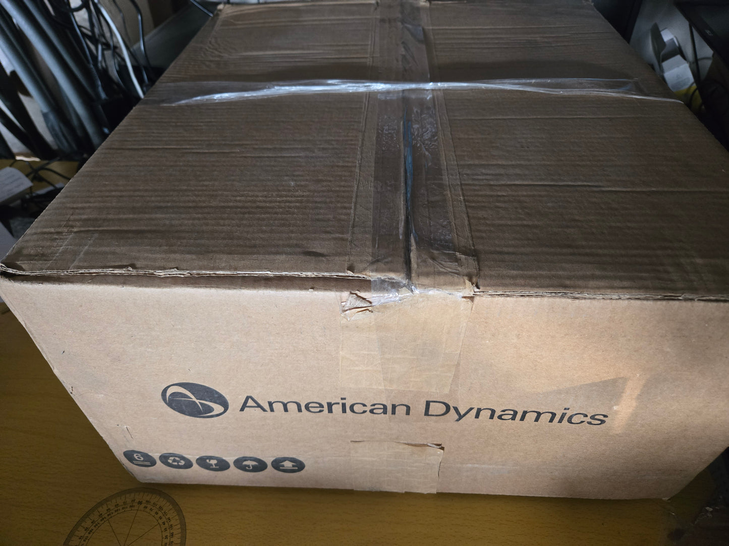 American Dynamics ADVED02N0H4B – VideoEdge Hybrid DVR (2TB, 8 Analog + 4 IP Channels)