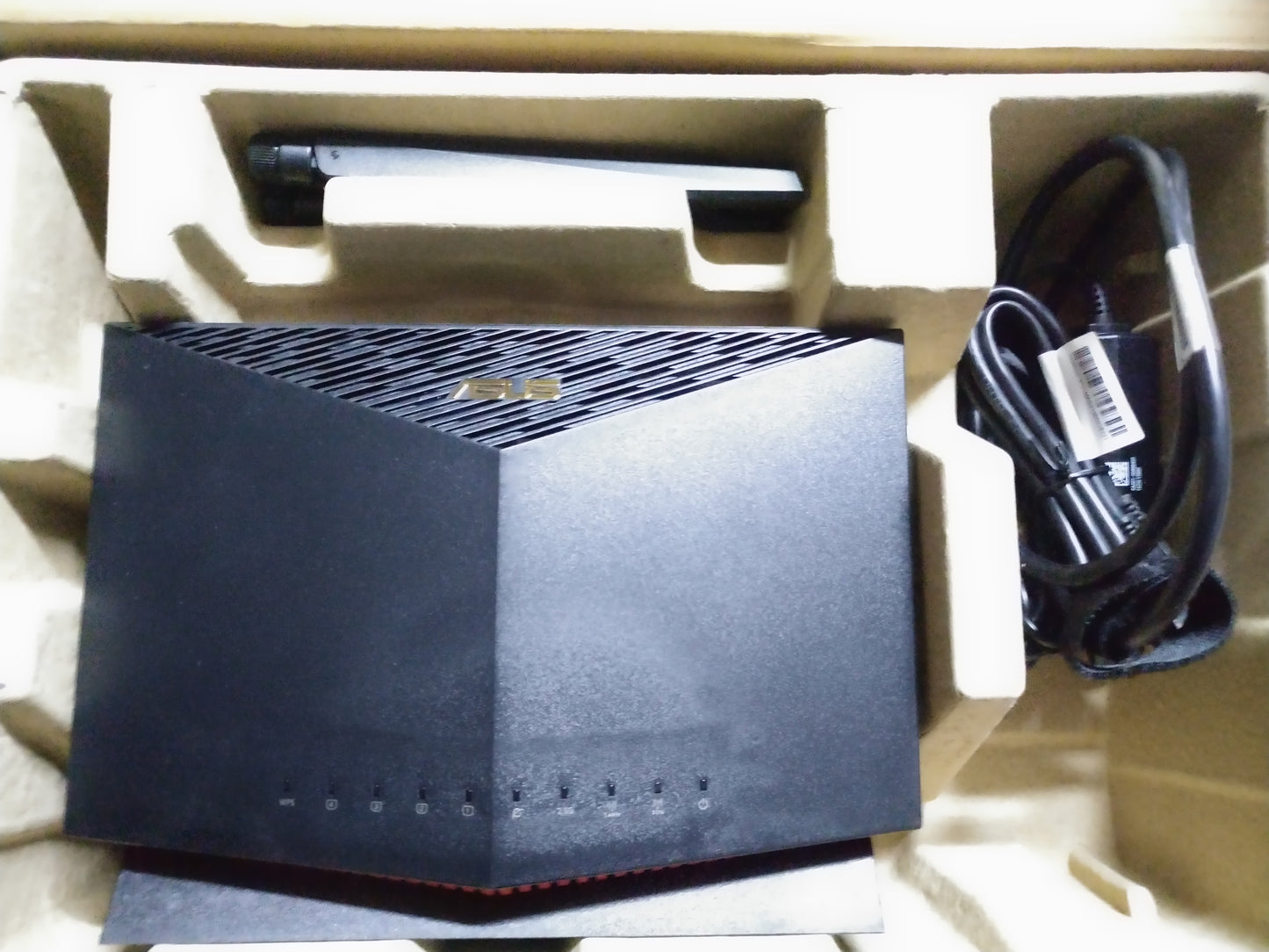 ASUS AX5700 WiFi 6 Gaming Router (RT-AX86U) 9.5 / 10