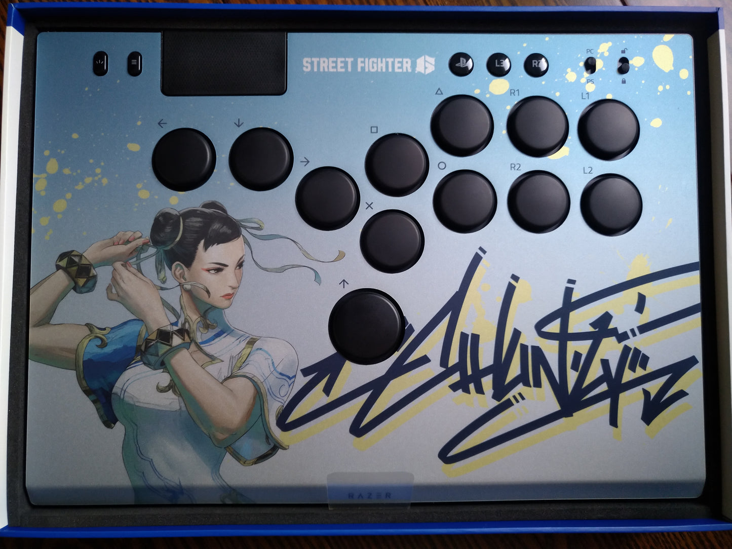 Razer Kitsune All-Button Arcade Controller: Chun-Li Edition