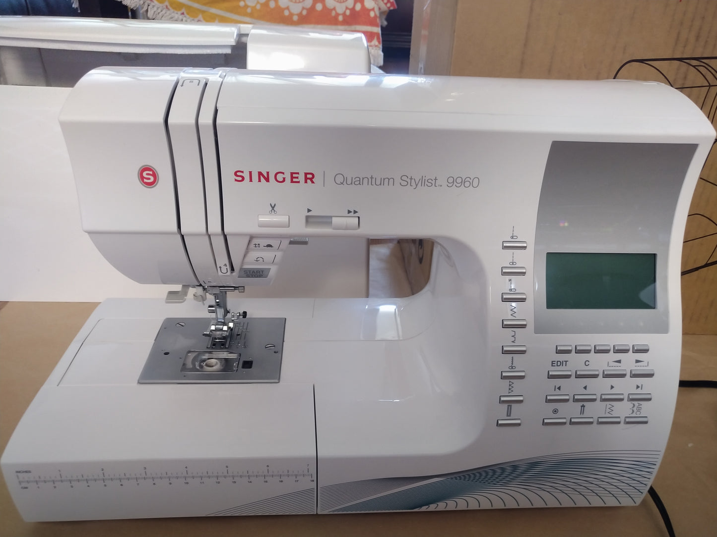 SINGER 9960 Computerized Sewing & Embroidery Machine 8.5 / 10