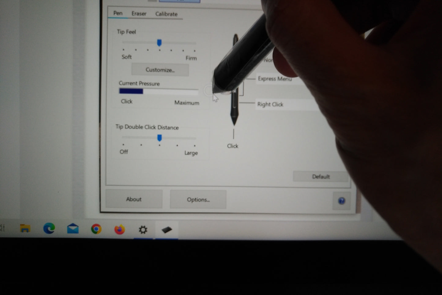 Wacom Cintiq 16 Drawing Tablet with Screen (DTK1660K0A)