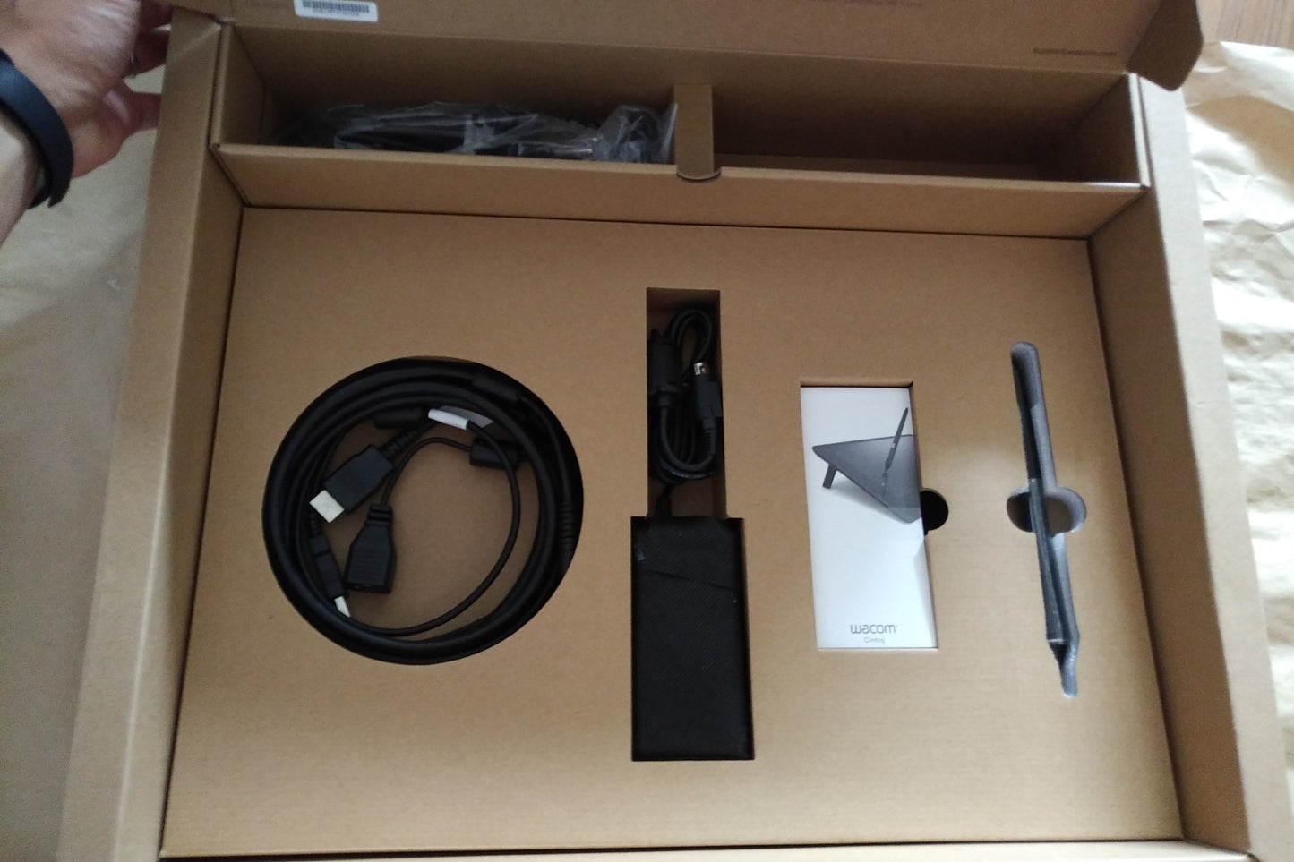 Wacom Cintiq 16 Drawing Tablet with Screen (DTK1660K0A)