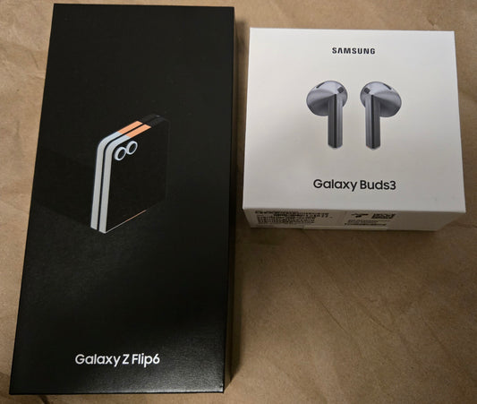 Unlocked Samsung Galaxy Z Flip6 256GB Crafted Black + Galaxy Buds 3