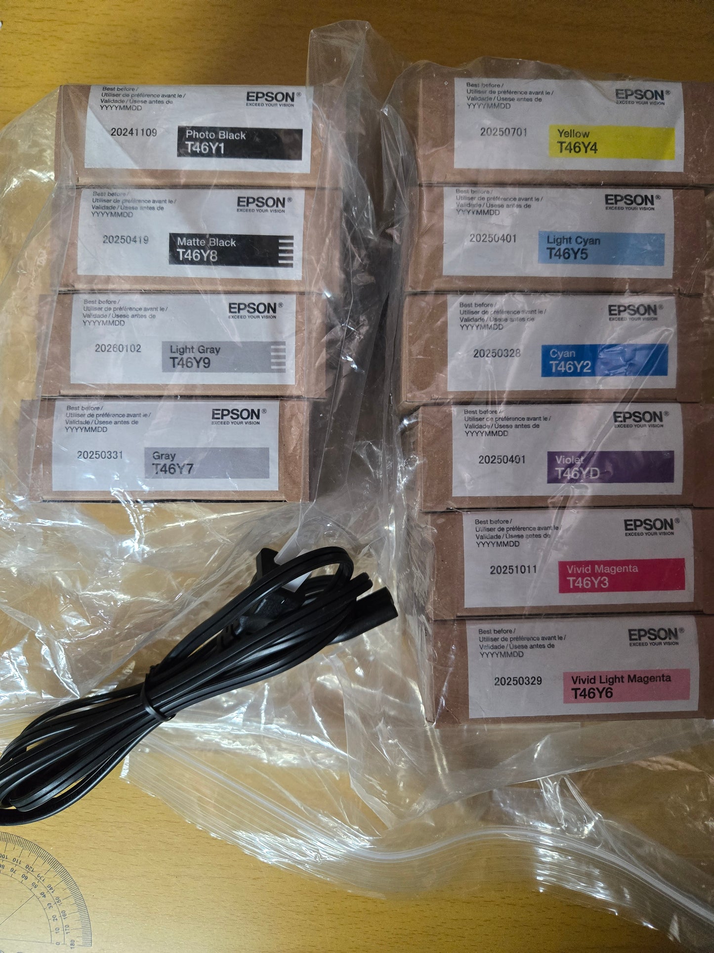 Epson SureColor P900 17-Inch Printer,Black