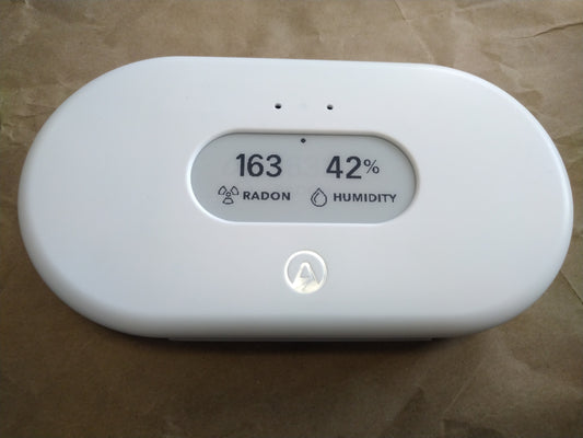 Airthings 2960 View Plus - Radon & Air Quality Monitor 8.5/10