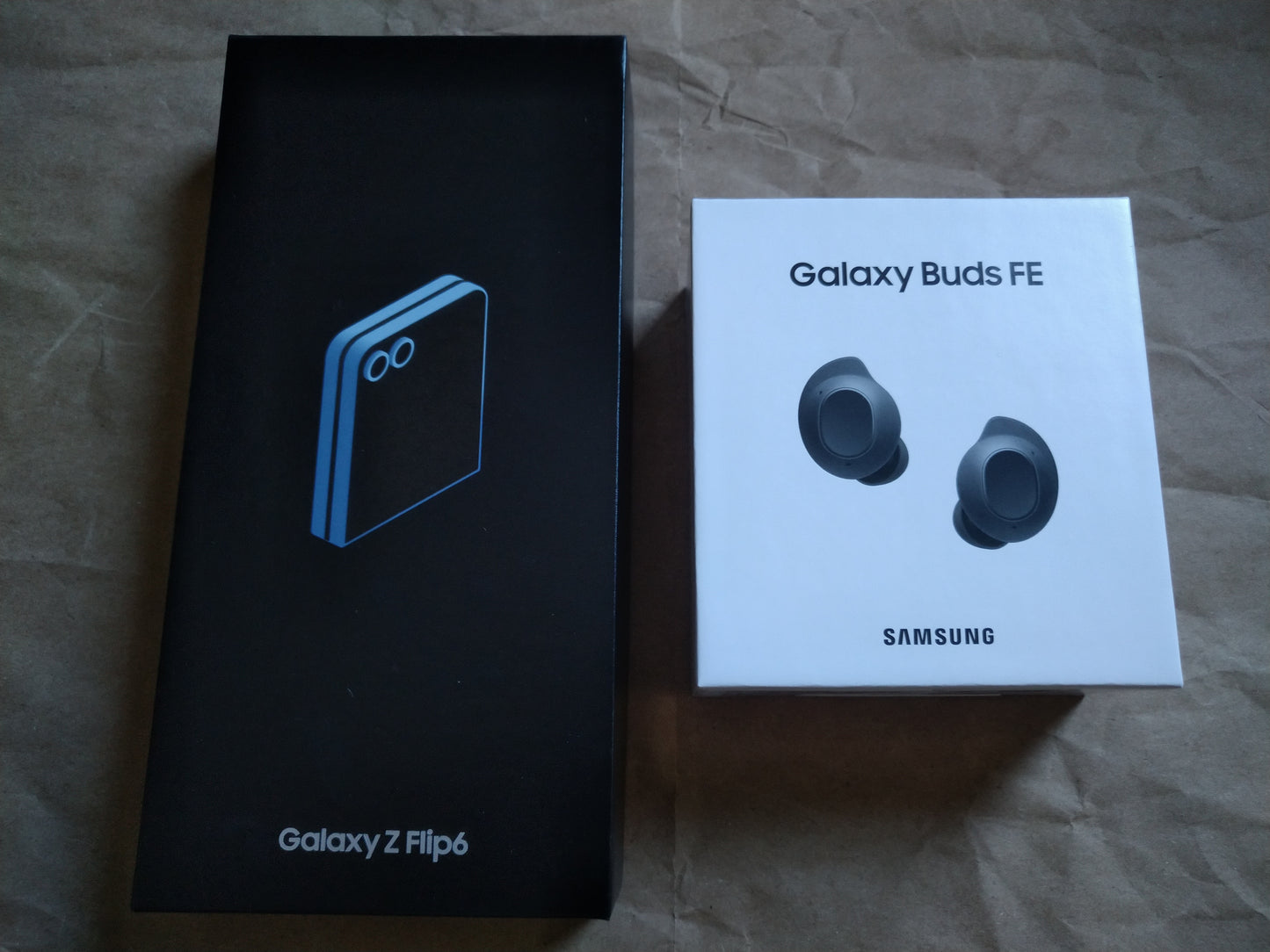 Samsung Galaxy Z Flip6 512GB Light Blue + Galaxy Buds FE Black