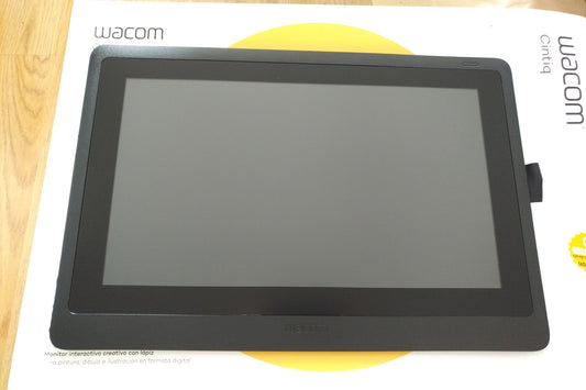 Wacom Cintiq 16 Drawing Tablet with Screen (DTK1660K0A)